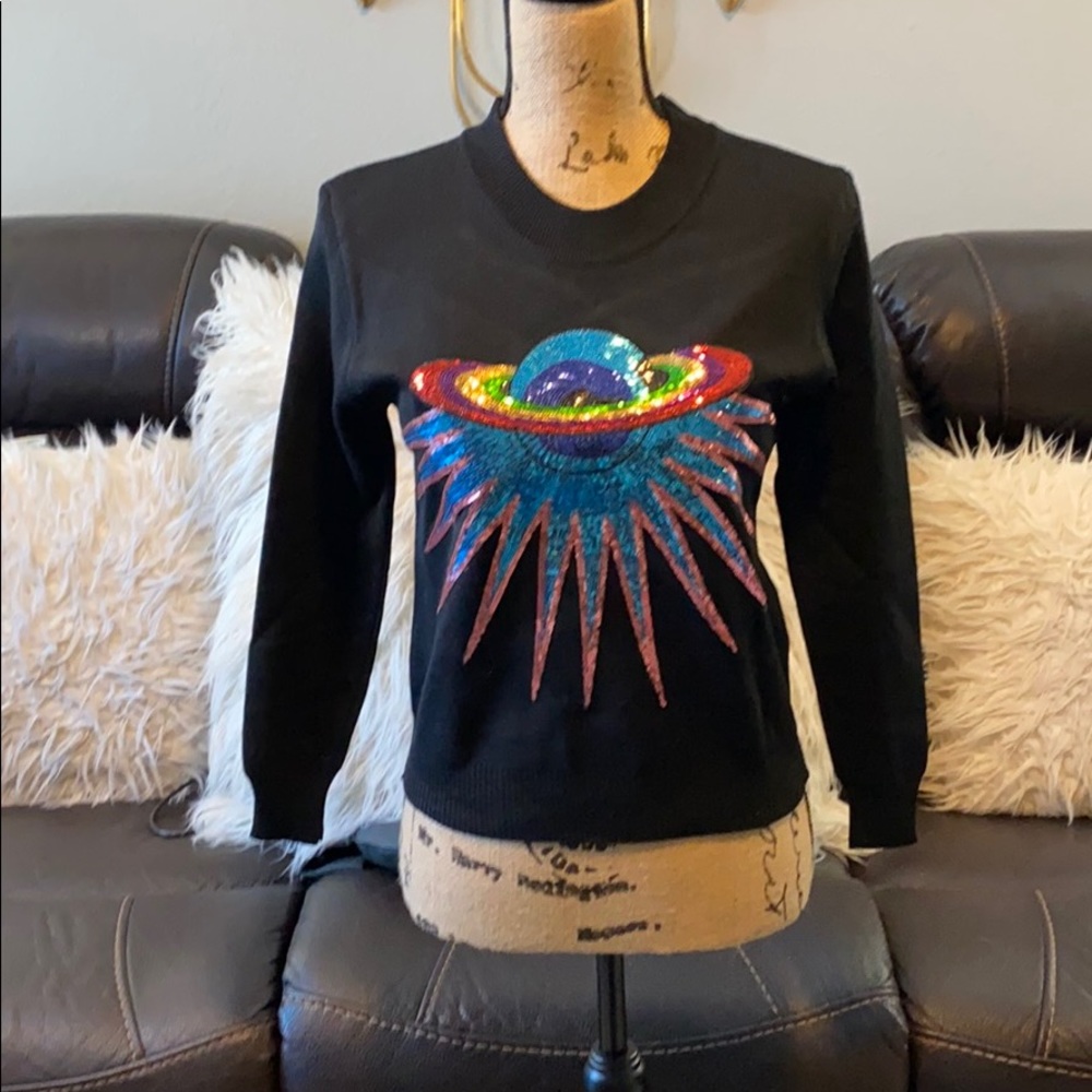 Super cute long sleeve top